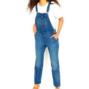 Ladies Old Navy overalls slouchy straight fit in a karina blue wash size 4 Reg